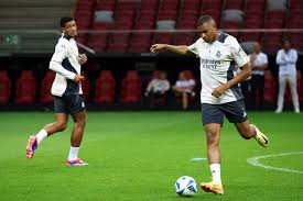 立了不可撼 立了不可撼